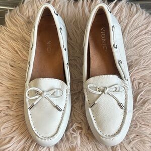 Vionic Women's Classic White Loafers